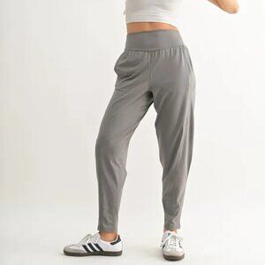 ✨NWT MONO B Flowbarrel High Waist Active Pants
